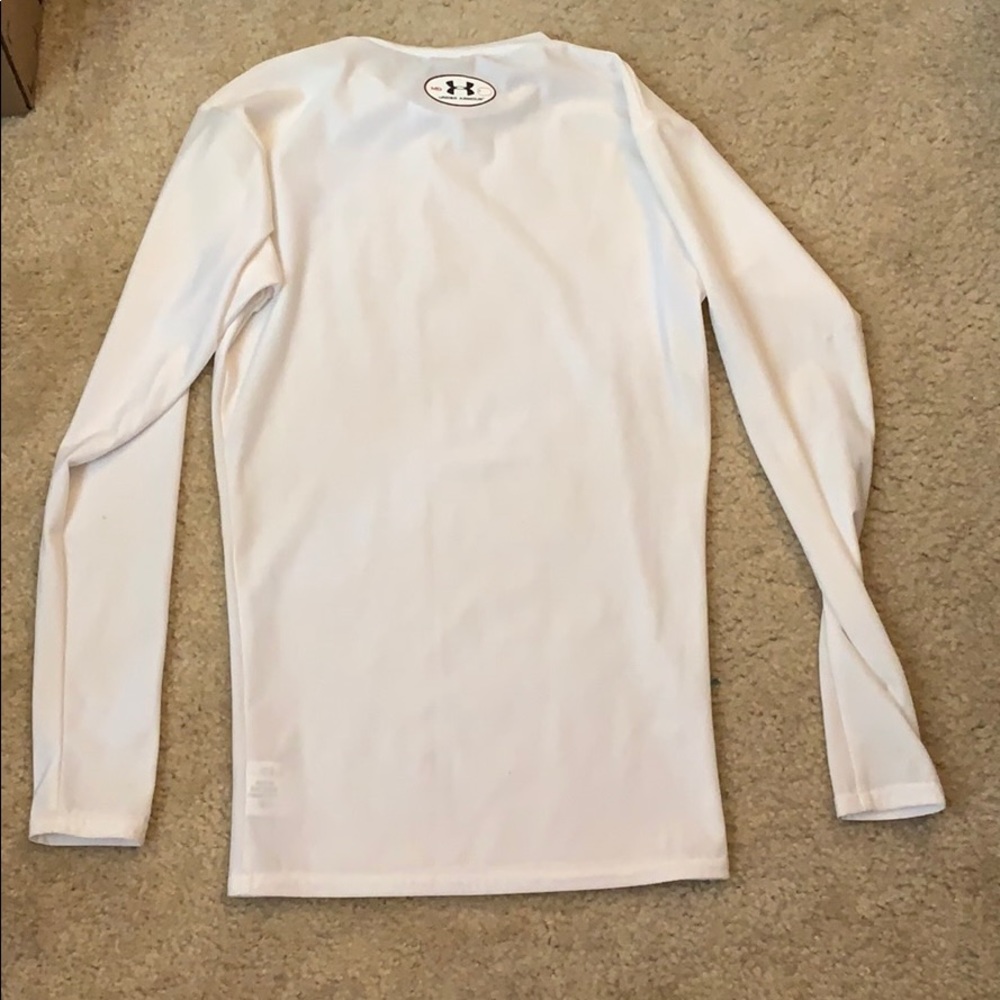 Lightweight Under Armour shirt - Picture 4 of 6